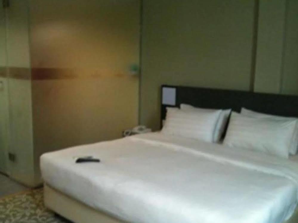 קולאי Nouvelle Hotel Johor מראה חיצוני תמונה